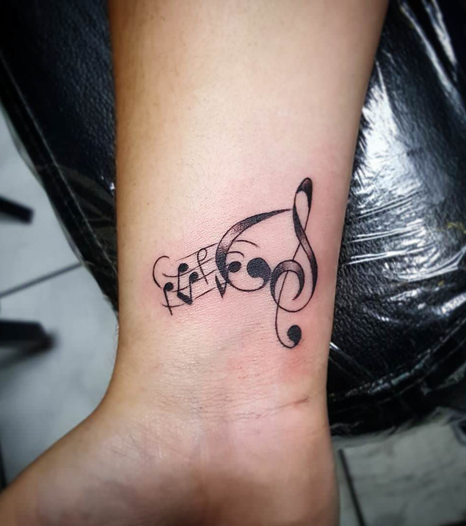 musiktattoo 20 musikalische tattooideen zur inspiration
