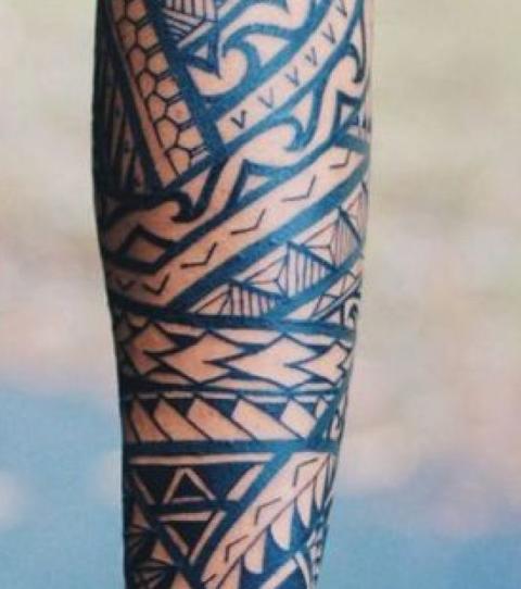 Geometrisch tattoo unterarm mann Tattoo Unterarm
