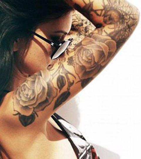 Für frauen oberarm tattoos Oberarm Tattoo