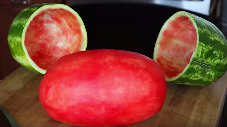 Wassermelone leicht schaelen