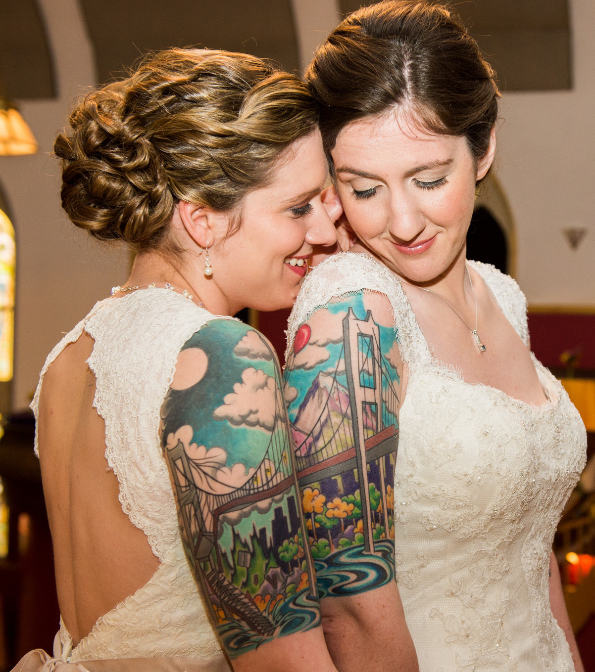 Braut Mit Tattoo Tatowierungen Im Hochzeitskleid