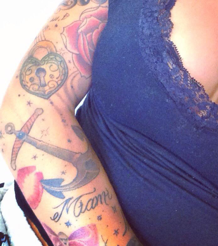 Damen arm tattoo Phönix Tattoo