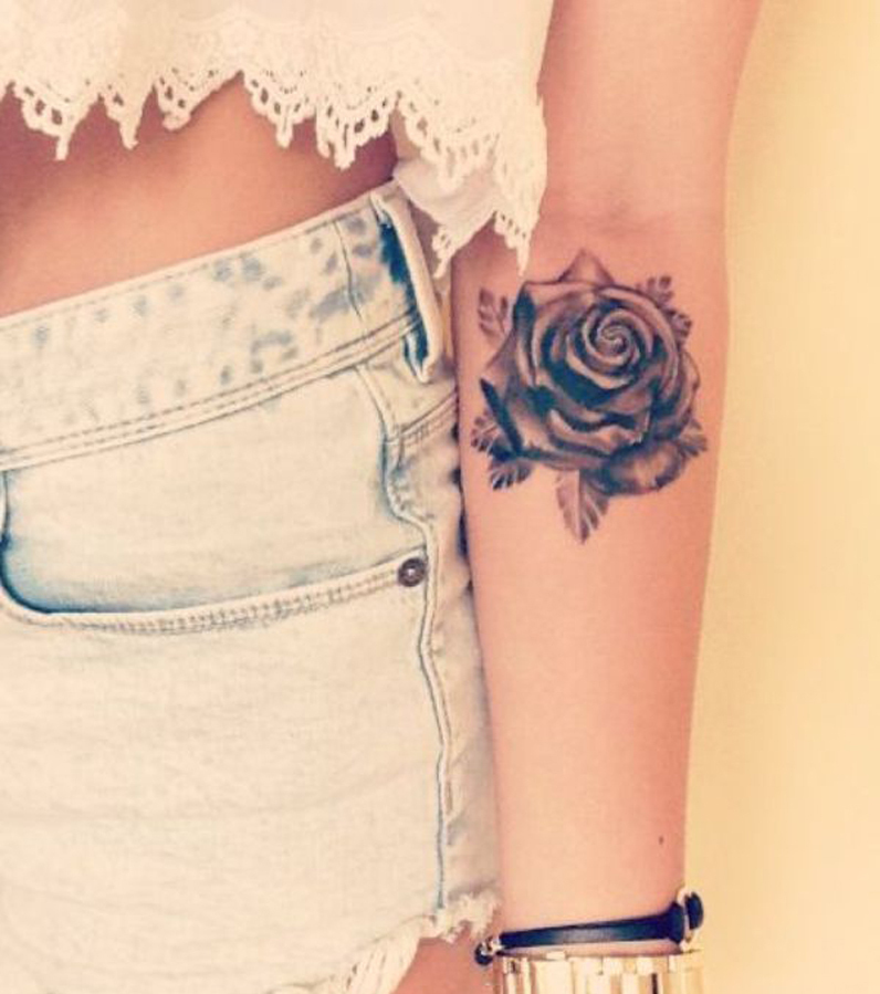 Frau unterarm rosen tattoo ▷ 1001